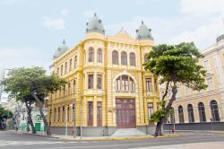 Storico palazzo nel centro di Recife in Brasile - © Vitoriano Junior / Shutterstock.com