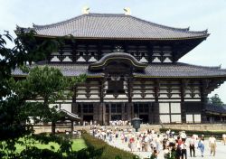 Tempio a Kyoto, Giappone - Conosciuta anche con i nomi di Kinki e Kinai, la regione giapponese del Kansai si trova nella zona centrale dell'isola principale del Sol Levante, Honshu. Il dipartimento ...