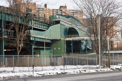 New York Aquarium, Stati Uniti. L'edificio che ospita l'acquario di New York dove vivono esemplari di pinguini, otarie, foche, lontre e trichechi 79362238