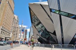 The Royal Ontario Museum a Toronto in Canda - © Lissandra Melo / Shutterstock.com 