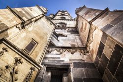 Torre campanaria della Cattedrale gotica di S. Elisabetta, uno dei monumenti più famosi di Kosice (Slovacchia) - © FarkasB / Shutterstock.com