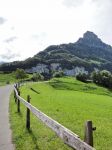 Trekking Alpi Svizzere vicino Lago Quattro Cantoni, zona di Bauen