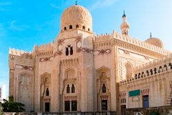 Una moschea ad Alessandria in Egitto - © krechet / Shutterstock.com