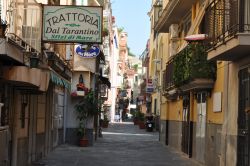 Via del centro città di Pozzuoli, in Campania