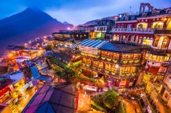 Villaggio di Chiufen e i suoi locali notturni. Isola di Taiwan - © SeanPavonePhoto / iStockphoto LP.