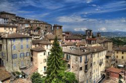 Vista Panoramica del centro storico di Perugia. Il capoluogo dell'Umbria si trova arroccato su di un terreno collinare che tocca il punto più elevato in corrispondenza di Porta Sole, ...