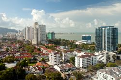 Vista aerea di Georgetown city, la città più dinamica e vivace dell'isola di Penang in Malesia (Malaysia) - © Tony Zelenoff / Shutterstock.com