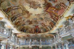 La volta affrescata della biblioteca Schussenried in Germania