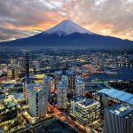 Yokohama, Giappone con alle spalle il Mt Fuji al tramonto - © shirophoto - Fotolia.com