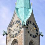 La Chiesa di San Pietro di Zurigo (Svizzera) risale al XIII secolo, ma è del Cinquecento l'enorme orologio della torre campanaria, conosciuto come il più grande d'Europa. ...