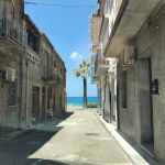 Acquedolci, una cittadina costiera in Sicilia, ...