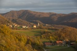 Alba sulla cittadina di Brezice, Slovenia. Questa città fu abitata fin dalla preistoria, poi vi si stabilirono i celti e i romani; in epoca medievale il villaggio si sviluppò attorno ...