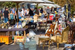 Anche le Marche vantano una serie di mercatini delle pulci e dell'antiquariato da non perdere