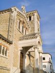 Un'antica chiesa a Limoux in Francia- © emei / Shutterstock.com