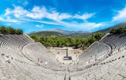 L'Antico teatro di Epidauro, in Grecia, è stato costruito nel 350 a.C.