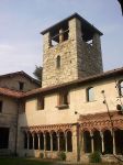 Architettura del chiostro di Voltorre in una frazione di Gavirate, provincia di Varese, Lombardia. Nel Medioevo era il cuore di un complesso monastico fiorente: situato lungo una delle direttrici ...