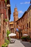 Architettura medievale del borgo di Buonconvento, Toscana.



