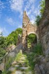 Un arco fra le rovine della città fantasma di Monterano, Roma, Lazio.



