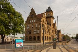 Bahnhofstrasse, il vecchio ufficio postale di Heilbronn. L'elegante edificio si trova vicino alla principale stazione della città; da qui si può raggiungere il centro dove ...