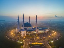 Bandar Dato Onn a Johor Bahru, Malesia. Iniziata nel 2012, la sua costruzione si è conclusa 3 anni più tardi. L'inaugurazione risale all'aprile 2016 - © FuaadRCD / ...