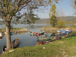 Barche da pesca sul Lago Trasimeno a Torricella, Magione (Umbria)