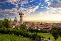 Bellissimo tramonto a Lonato del Garda in provincia di Brescia, Lombardia