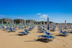 Bagno attrezzato sulla spiaggia di Bibione in Veneto. - © Kostenyukova Nataliya / Shutterstock.com