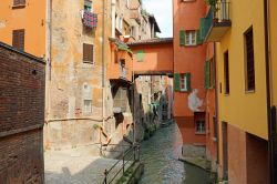 Bologna come Venezia: il Canale delle Moline nei pressi di via Piella in centro.