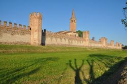 Borgo di Montagnana: le mura di sud-est e la chiesa di San Francesco