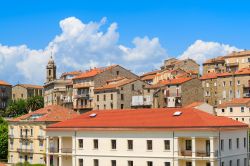 Il borgo di Sartène con le sue case costruite in pietra secondo il tradizionale stile corso - foto © Shutterstock.com

