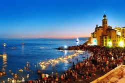 Camogli e le celebrazioni di Stella Maris ad agosto - © Pavlo Baliukh / Shutterstock.com