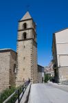 L'imponente campanile della Chiesa di San Giacomo Maggiore a Pietrapertosa - © Mi.Ti. / Shutterstock.com