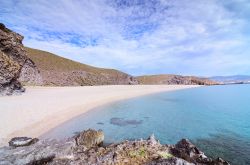 Carboneras, la magica Playa de los muertos nel parco naturale Cabo de Gata Nijar in Andalusia