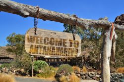 Il cartello " Welcome to Antananarivo" dà il benvenuto ai visitatori in un esercizio commerciale - foto © esfera / Shutterstock.com
