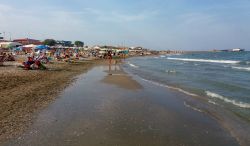 Casalborsetti: la spiaggia della cittadina romagnola ...