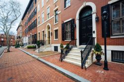 Case signorili in Delancey Place vicino a Rittenhouse Square nel centro di Philadelphia, Pennsylvania (USA).
