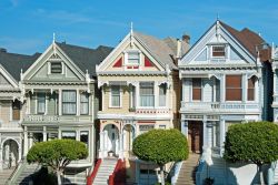 Case signorili in stile vittoriano nei pressi di Alamo Square a San Francisco, California - © Vacclav / Shutterstock.com