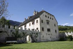 Castel Velturno il maniero della Valle Isarco si trova a Velturno, villaggio appena a sud di Bressanone (Brixen) - © Albert Gruber