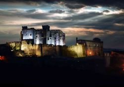 Il castello di LImatola al tramonto