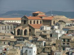 Cattedrale di Santa Maria Assunta e borgo storico di Tricarico in Basilicata - © Rocco Stasi - CC BY 3.0 - Wikipedia.