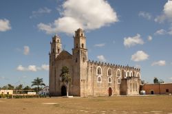 Cattedrale nel sobborgo di Progreso, Messico. E' un tipico esempio di architettura di epoca coloniale. 

