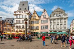 Il centro storico di Trier (Treviri), Germania. La cittadina conta circa 110.000 abitanti e si trova nel Land della Renania-Palatinato - © milosk50 / Shutterstock.com
