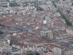 Il centro storico di Grenoble visto dal punto panoramico della Bastiglia.