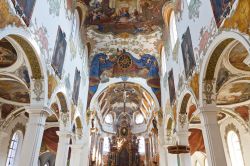 Chiesa barocca di San Martino a Biberach. Si tratta del più antico edificio religioso interconfessionale della Germania - © Patrick Poendl / Shutterstock.com