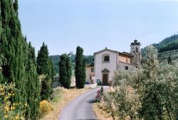 La chiesa di San Michele Arcangelo si trova nella frazione di Buriano, comune di Quarrata in Toscana - © Alessiobacch - Wikimedia Commons.