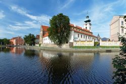 La chiesa della Presentazione della Vergine Maria a Ceske Budejovice, città nella regione della Boemia meridionale, in Repubblica Ceca - foto © Mikhail Markovskiy / Shutterstock.com ...