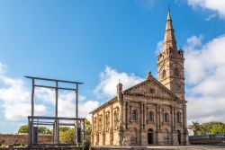 La chiesa di Besakana all'interno del complesso reale del Rova (Antananarivo, Madagascar). Durante il periodo colonaile, la cappella fu usata come spazio espositivo - foto © milosk50 ...