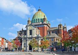 La Chiesa di Saint-Christophe in centro a Charleroi, Vallonia, Belgio - © skyfish / Shutterstock.com