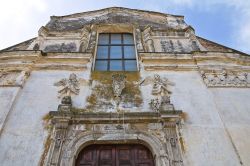 La chiesa di San Filippo Neri a Tursi, Basilicata. In stile barocco, questo luogo di culto datato 1661 è dedicato al santo patrono della città. Situata in piazza Plebiscito nel ...