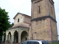 La Chiesa di San Giovanni Battista si trova a Dagnente, il borgo dove era sepolto Mike Buongiorno in Piemonte - © Geobia - CC BY-SA 3.0, Wikipedia